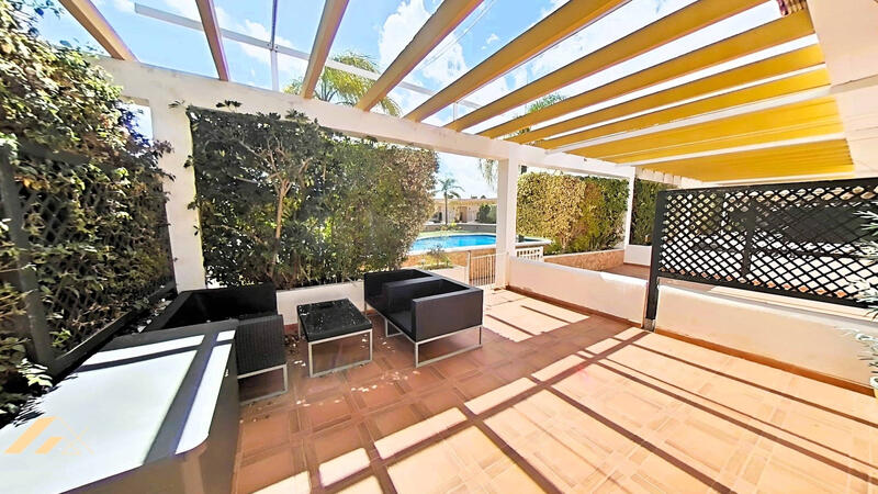 2 bedroom Townhouse for sale