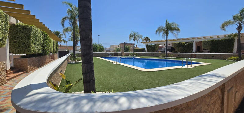 2 bedroom Townhouse for sale