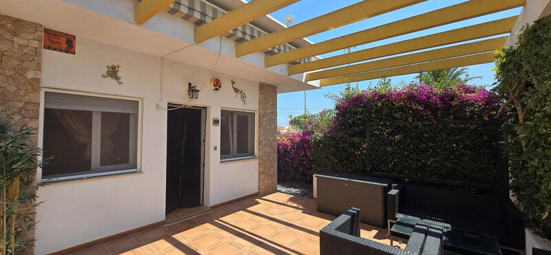 2 bedroom Townhouse for sale