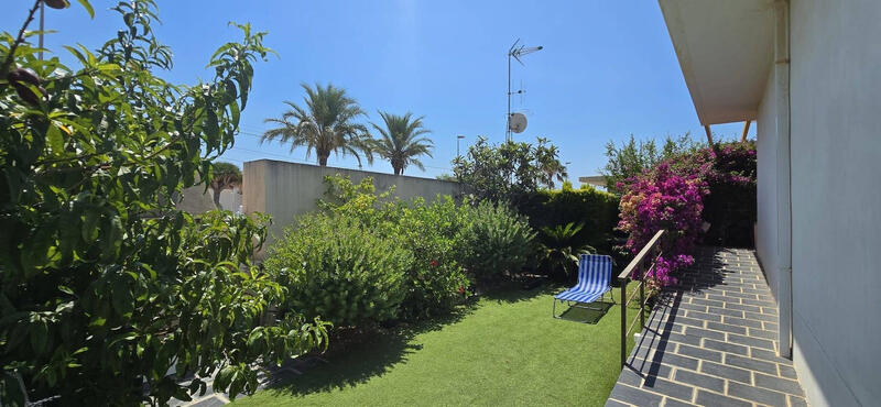 2 bedroom Townhouse for sale