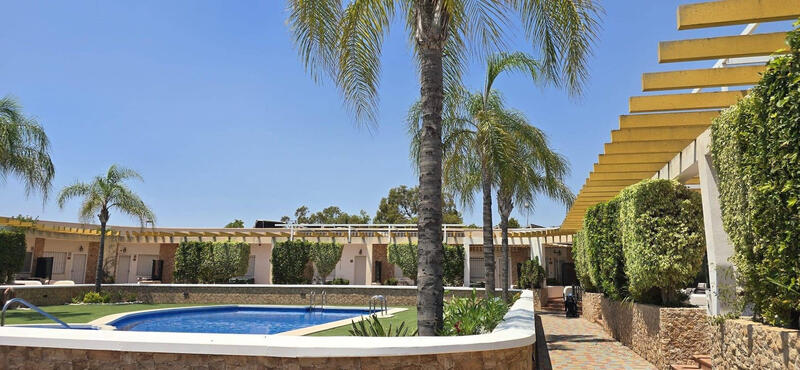 2 bedroom Townhouse for sale