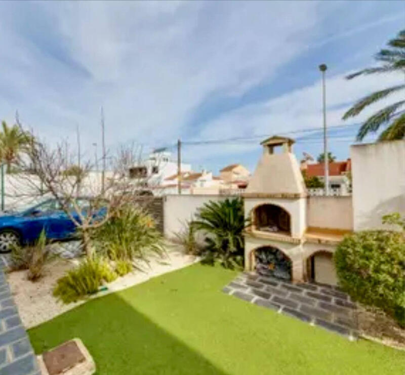 2 bedroom Townhouse for sale