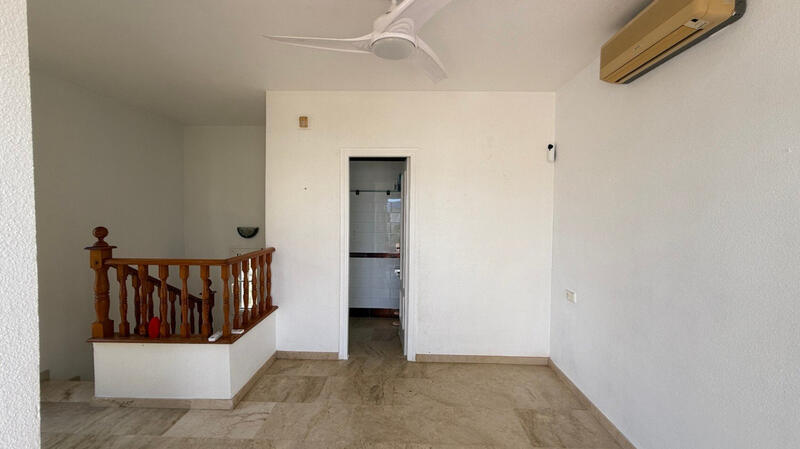 2 Cuarto Villa en venta