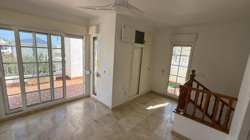 2 Cuarto Villa en venta