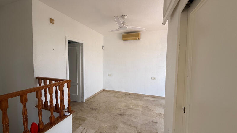 2 Cuarto Villa en venta