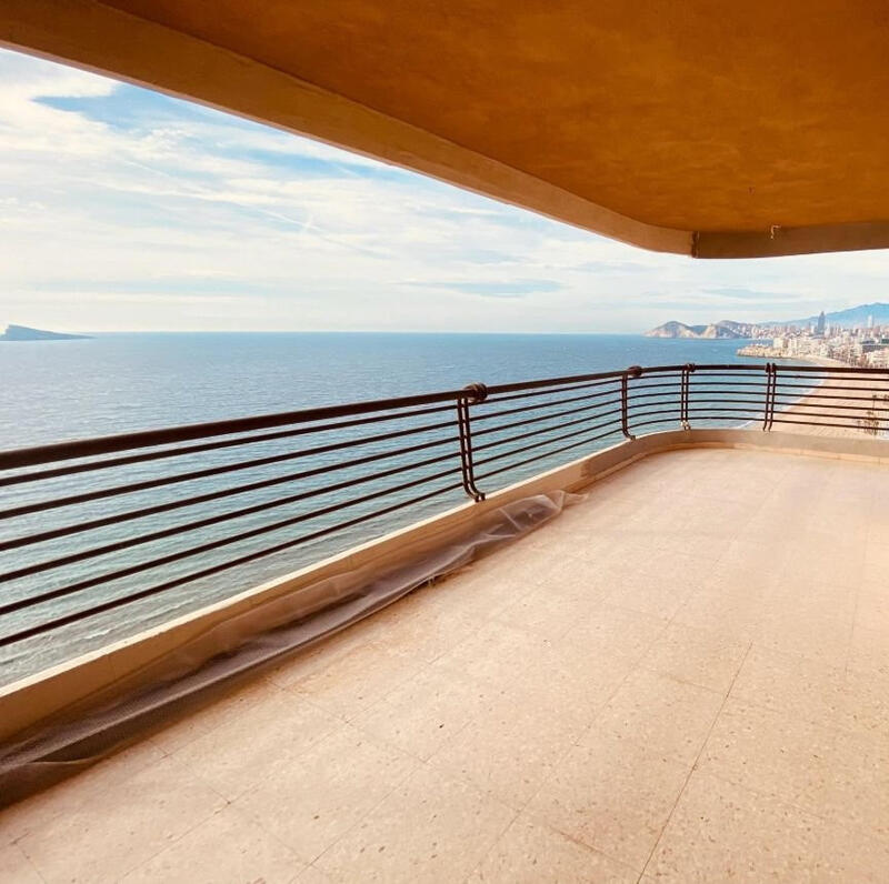 3 bedroom Apartment for sale