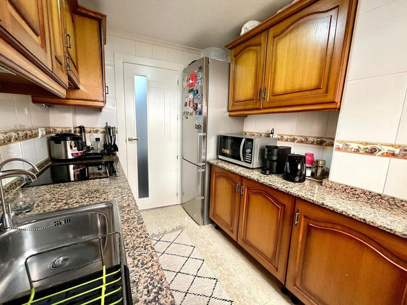 4 bedroom Apartment for sale
