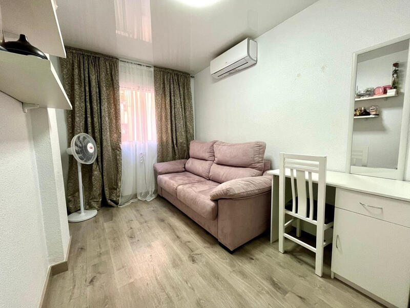 4 bedroom Apartment for sale