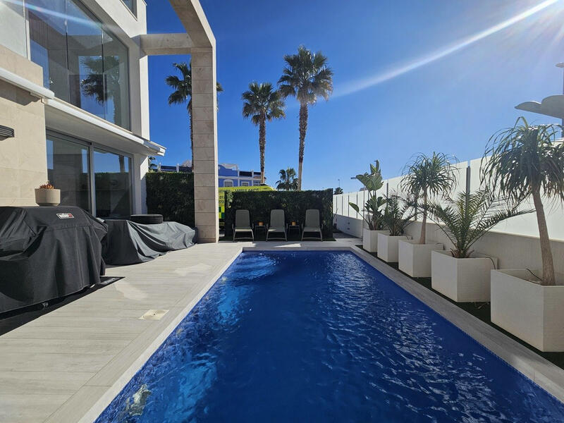 3 bedroom Villa for sale