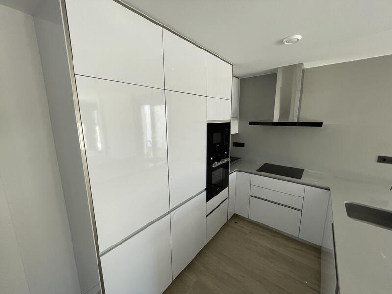 4 bedroom Apartment for sale