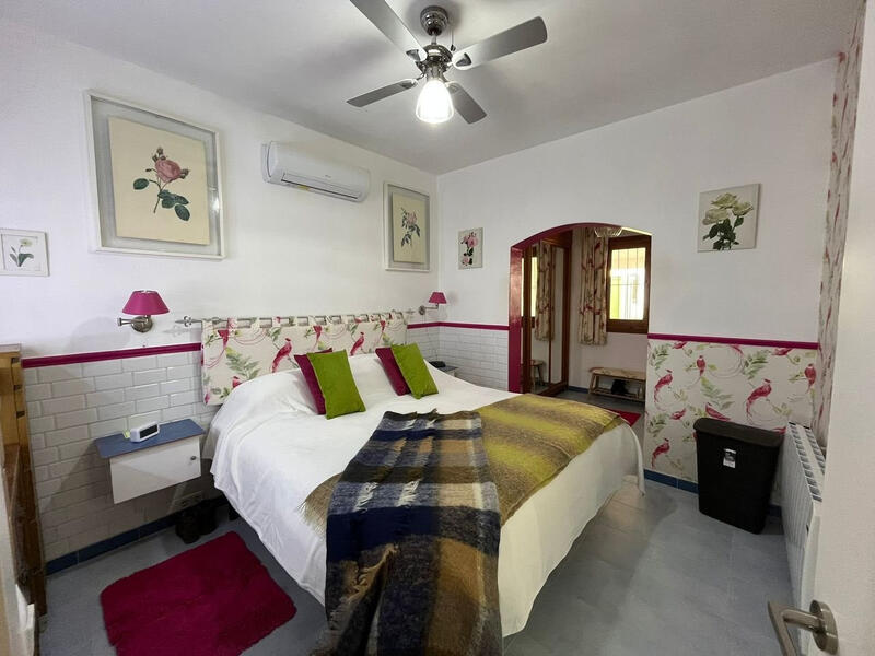 6 bedroom Country House for sale