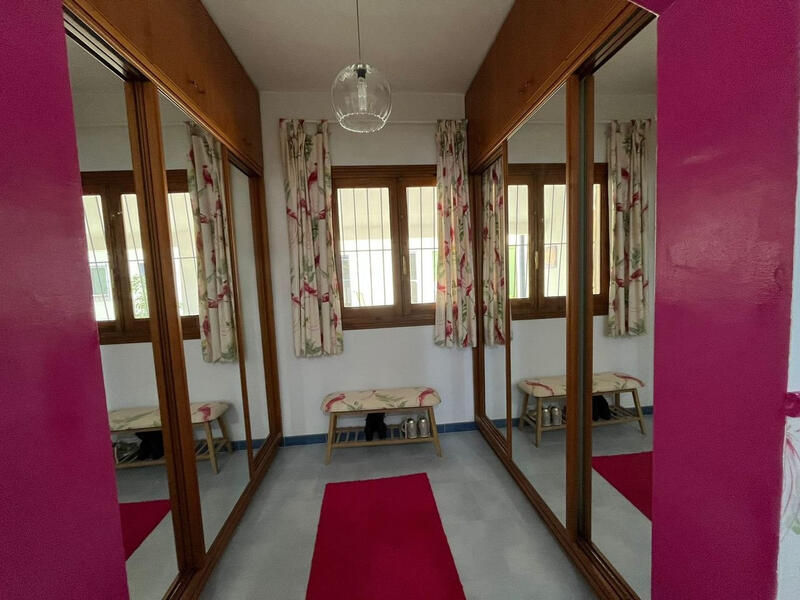 6 bedroom Country House for sale