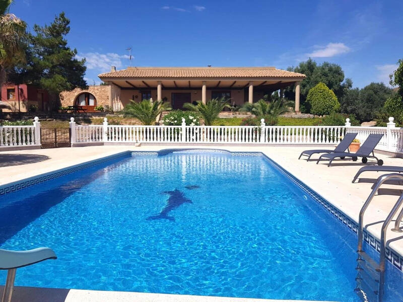 4 bedroom Country House for sale