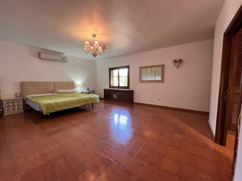 4 bedroom Villa for sale