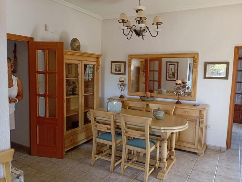 4 bedroom Country House for sale