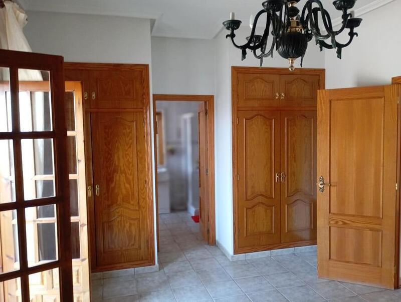 4 bedroom Country House for sale