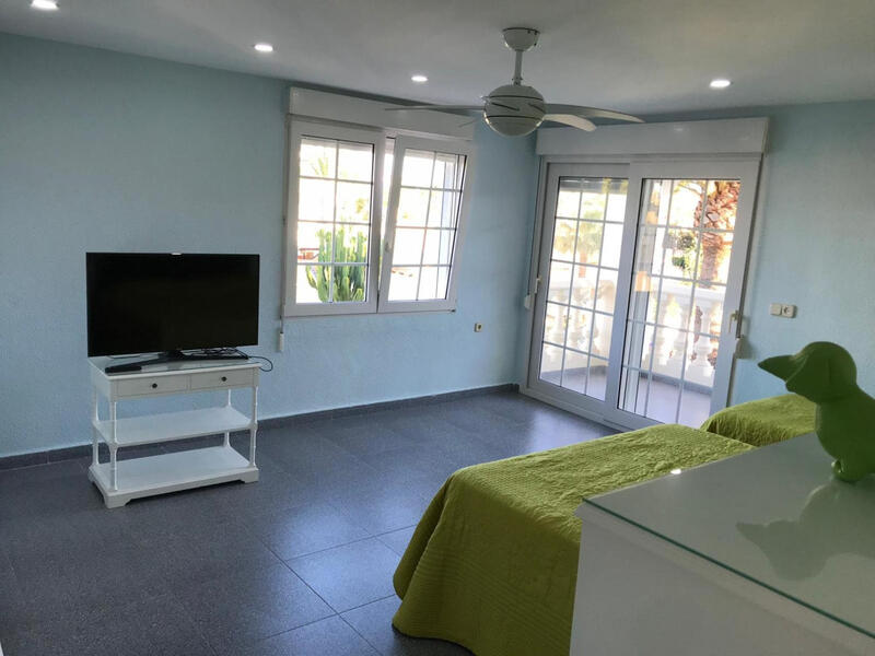 6 bedroom Villa for sale