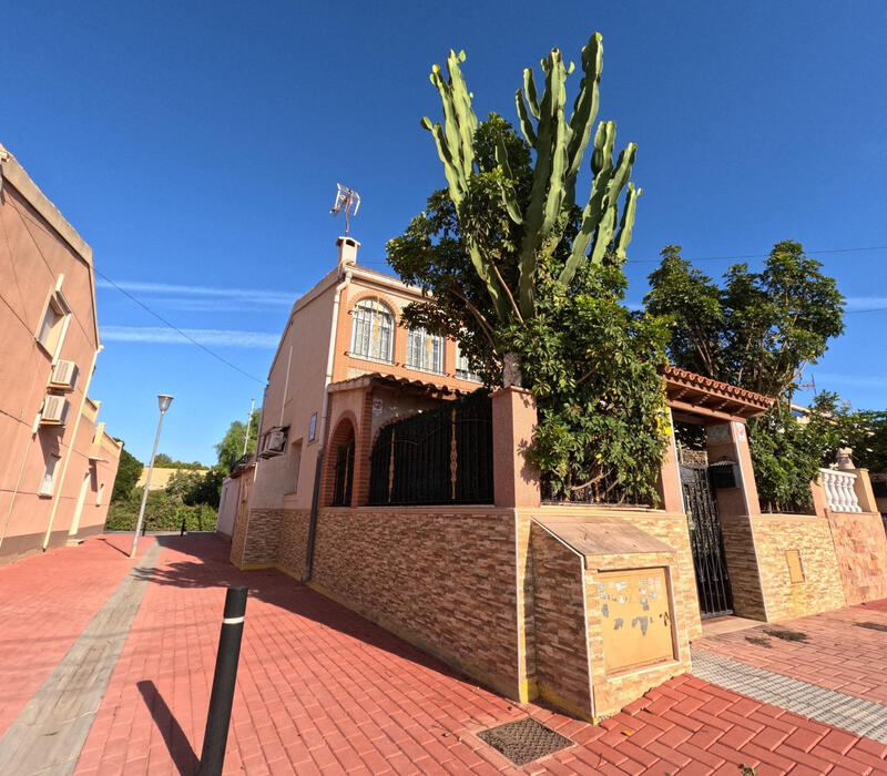 Radhus till salu i Torrevieja, Alicante