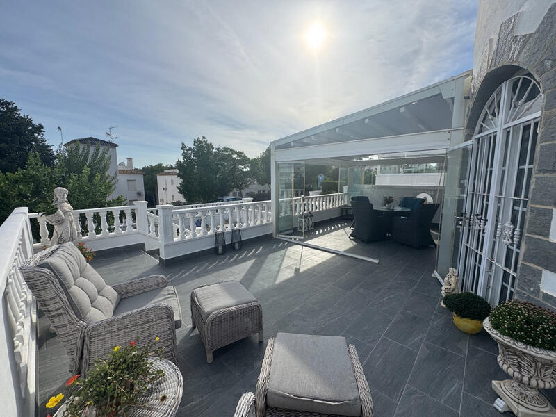 3 Cuarto Villa en venta