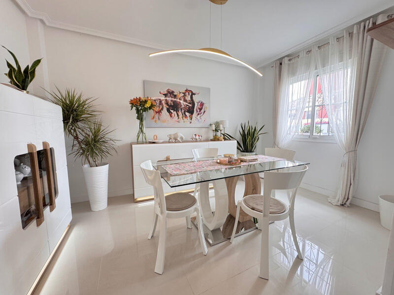 5 bedroom Villa for sale