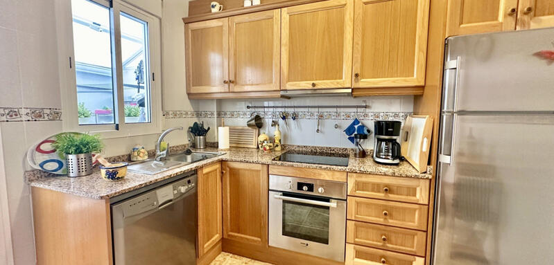 2 bedroom Townhouse for sale