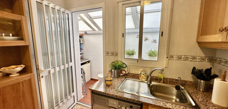 2 bedroom Townhouse for sale