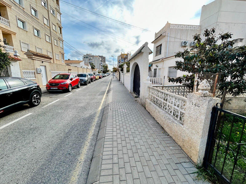 земля продается в Torrevieja, Alicante