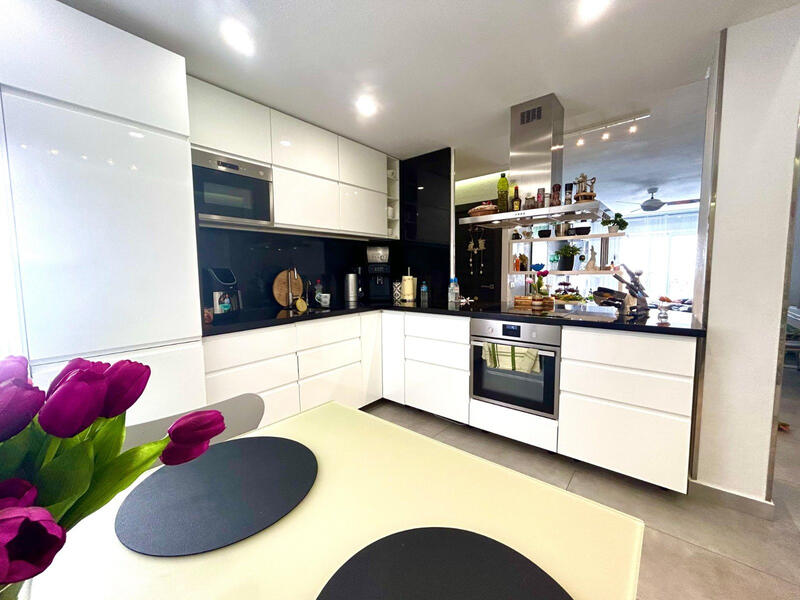 3 bedroom Apartment for sale