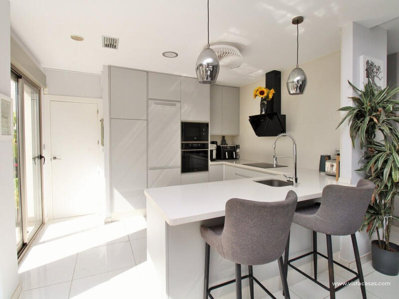 4 Cuarto Villa en venta