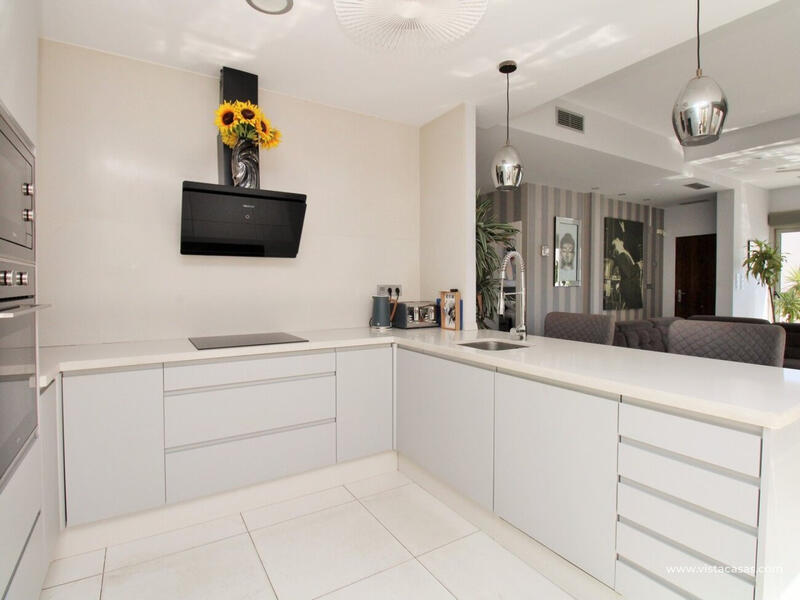 4 Cuarto Villa en venta