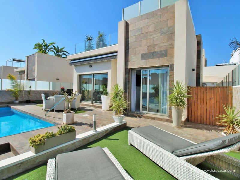 4 Cuarto Villa en venta
