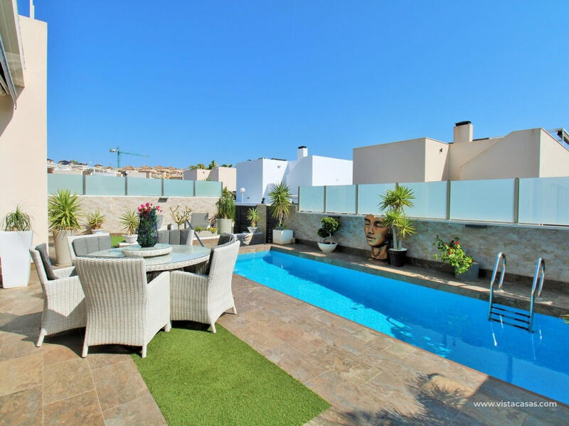 4 Cuarto Villa en venta