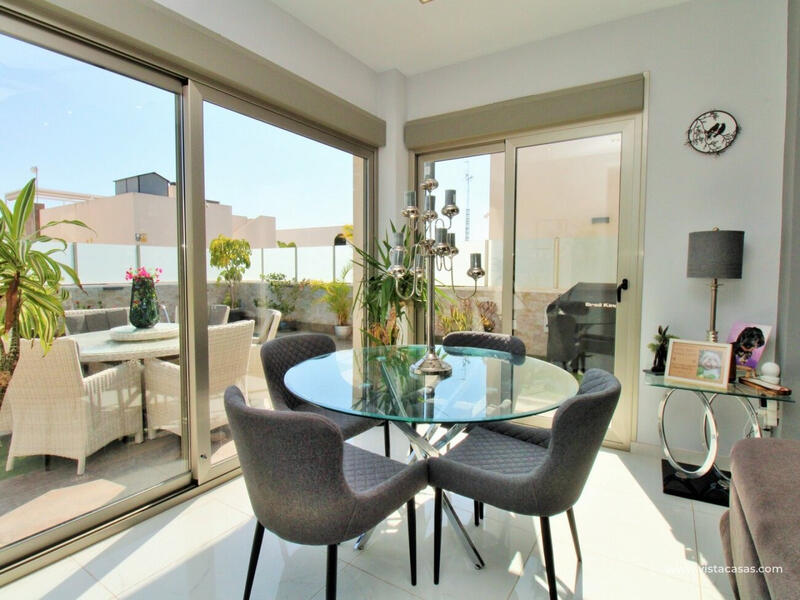 4 Cuarto Villa en venta