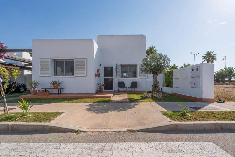 2 Cuarto Villa en venta
