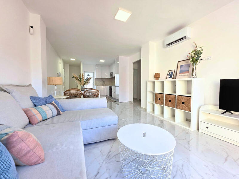 квартира продается в Torrevieja, Alicante