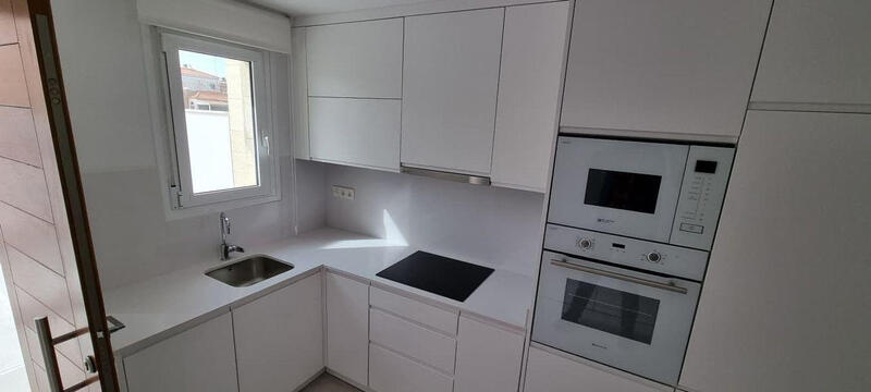 2 спальная комната городская тюрьма продается