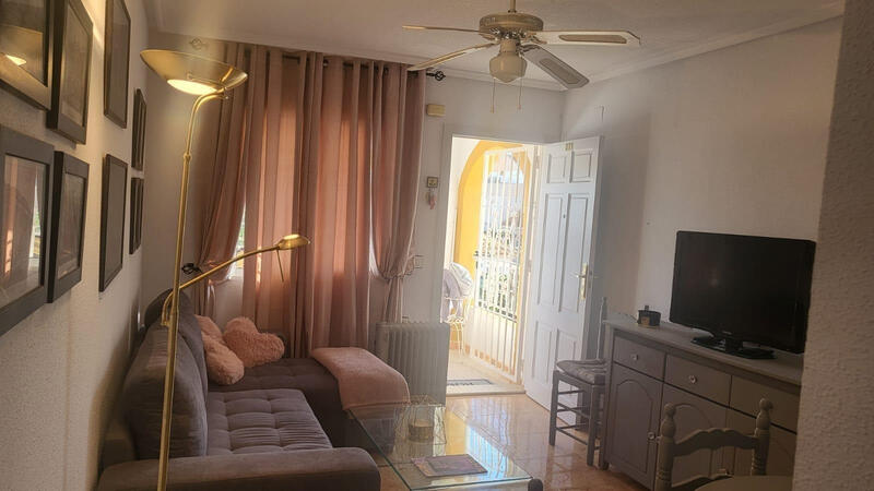 Villa à vendre dans Torrevieja, Alicante