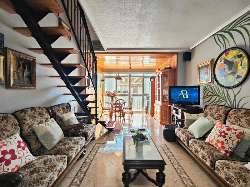 3 bedroom Apartment for sale