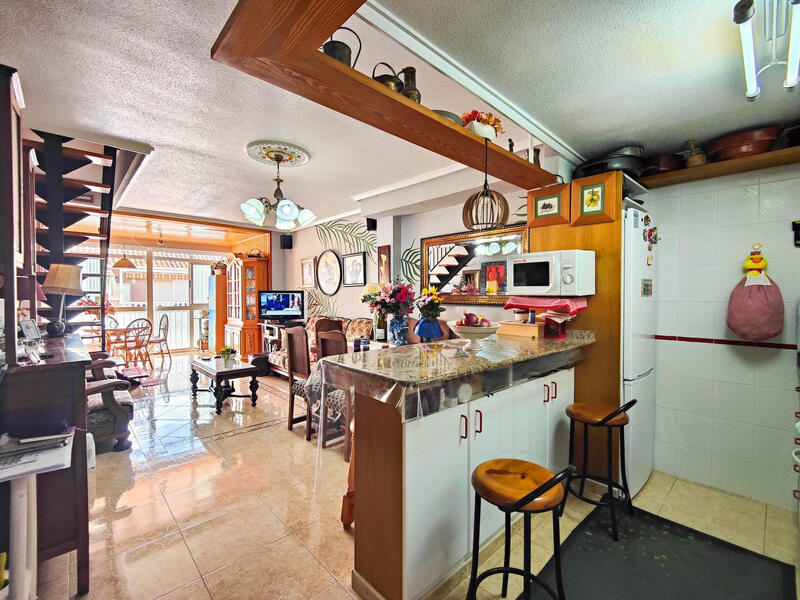 3 bedroom Apartment for sale