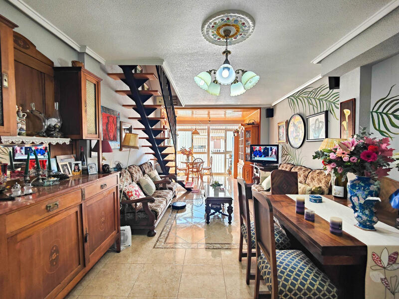 3 bedroom Apartment for sale