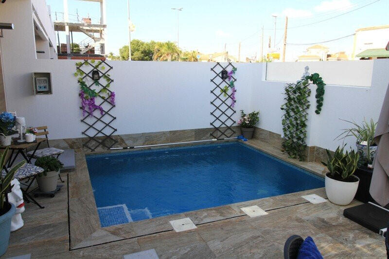 3 bedroom Townhouse for sale