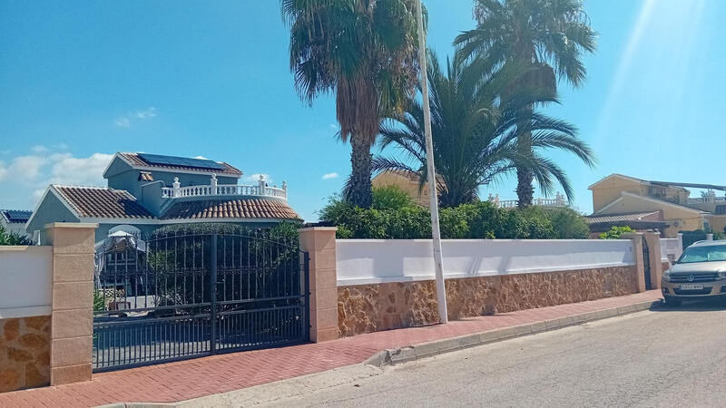 Villa zu verkaufen in Los Perez (Ayuntamiento Almoradi/Torrevieja), Alicante