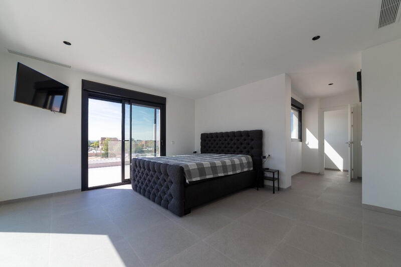 4 bedroom Villa for sale