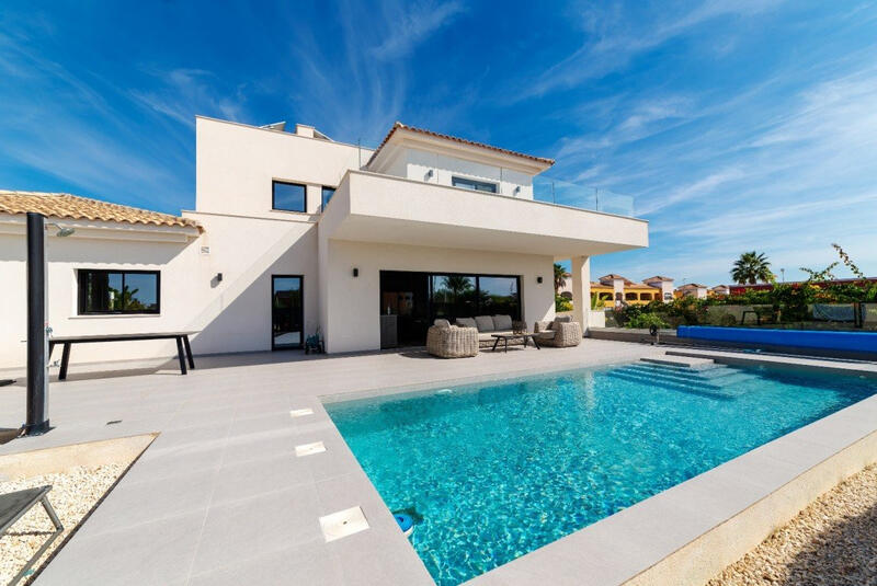 4 bedroom Villa for sale