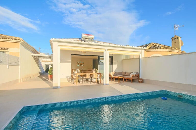 Villa til salg i Torrevieja, Alicante