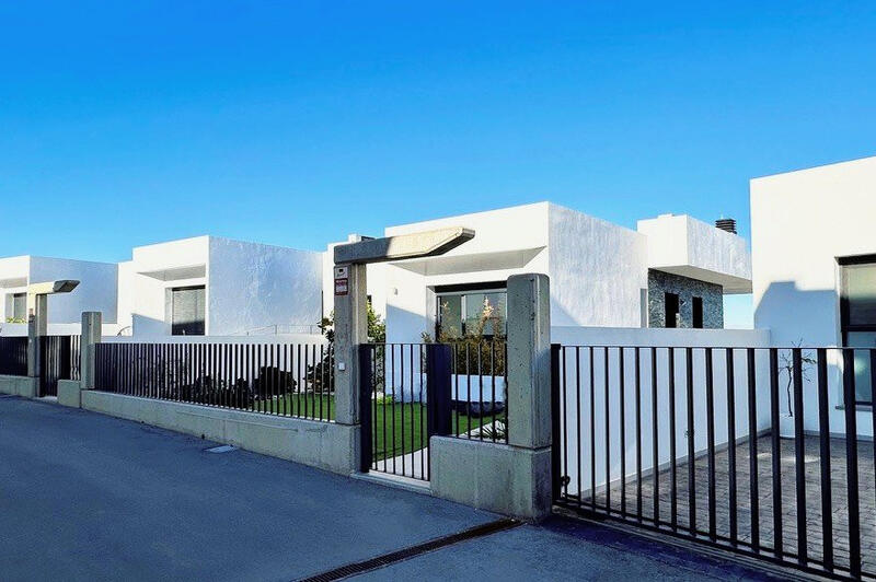 3 спальная комната вилла продается