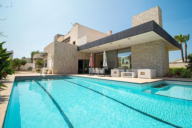Villa à vendre dans l'-Playa Alfas del Pí, Alicante