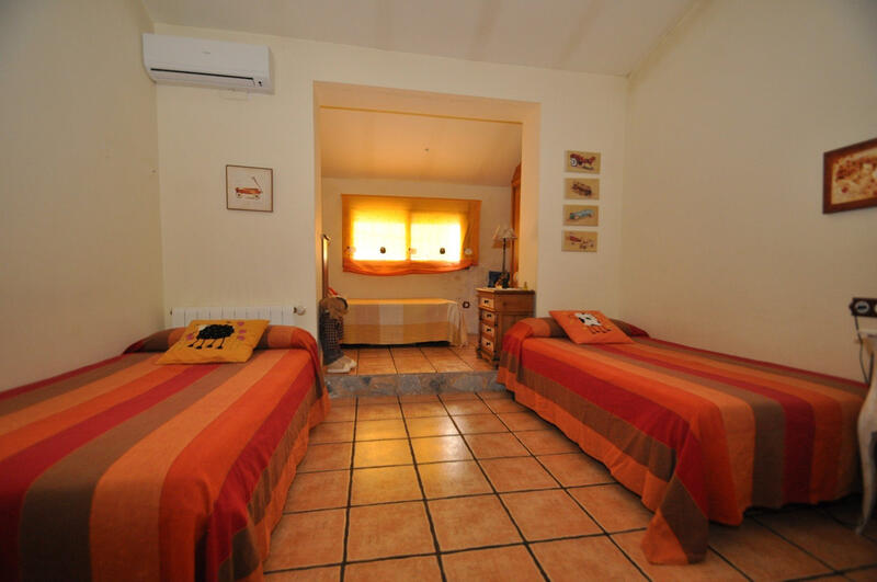 4 slaapkamer Gezinswoning Te koop