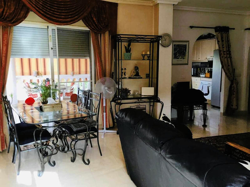 4 Cuarto Villa en venta