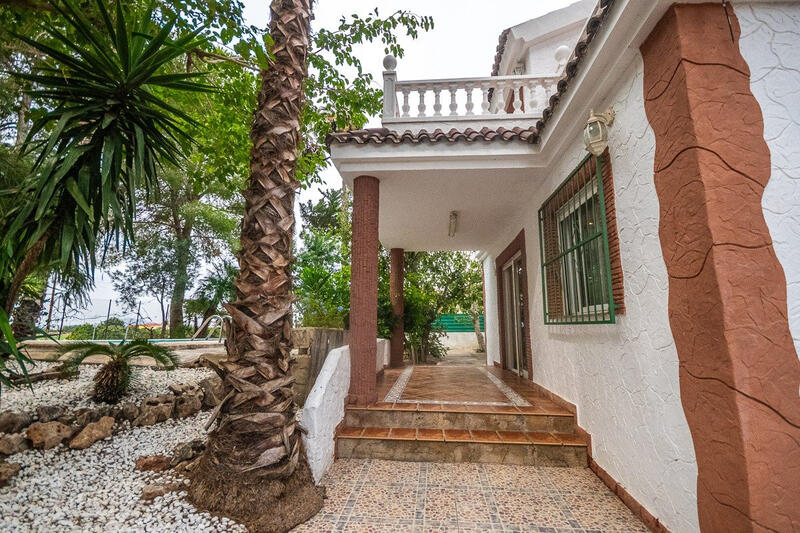 5 bedroom Country House for sale